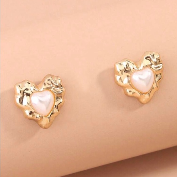 Crumpled Pearl Heart~ Vintage French Textured Rippled Wavy Classy Love Gold Stud - Picture 5 of 16